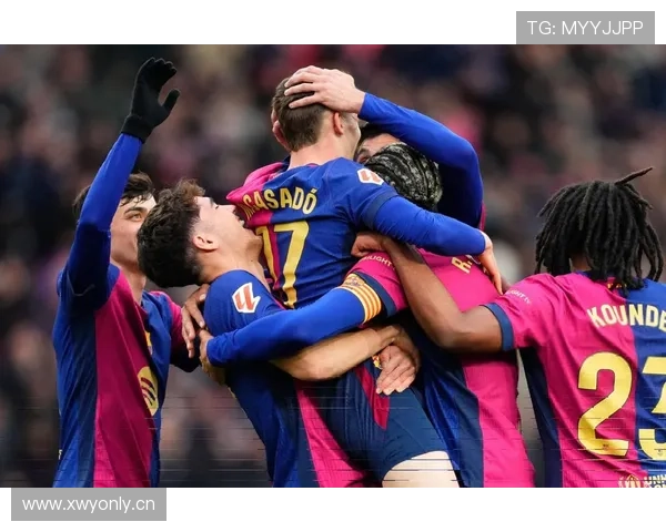 巴萨重返欧冠强队行列,对争冠格局带来变化,关键战表现仍需检验。 巴萨重返欧冠强队行列,对争冠格局带来变化,关键战表现仍需检验。