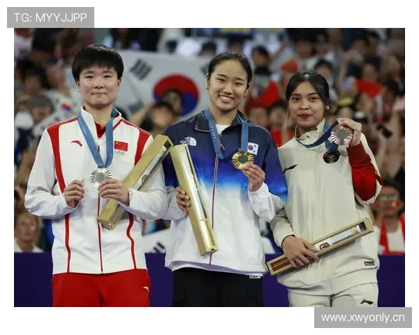 何冰娇那场铁血训练后的自拍，感觉她的生活跟我们差了十条街啊