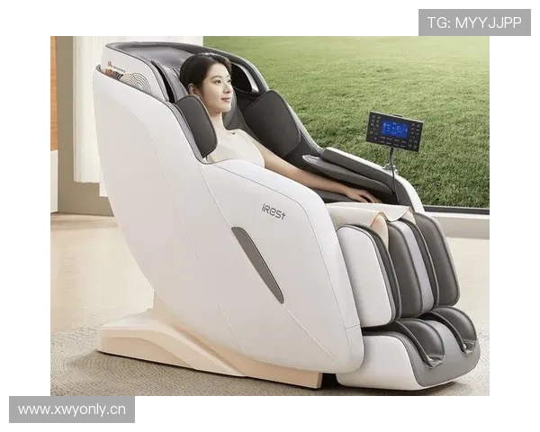 杨力维训练完肚子还能看到按摩椅，这生活简直跟普通人没法比！