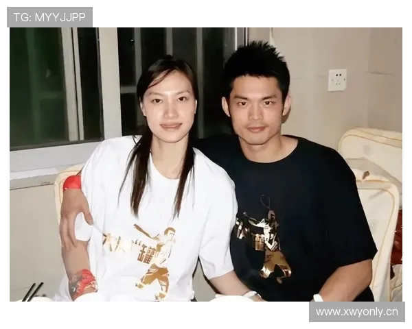 谢杏芳穿名牌比明星还讲究，朋友圈里谁敢比她？