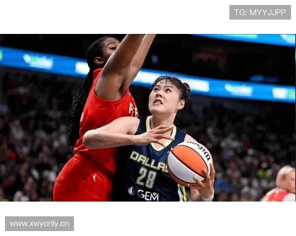 李月汝随手一件外套的价钱把我钱包吓哭